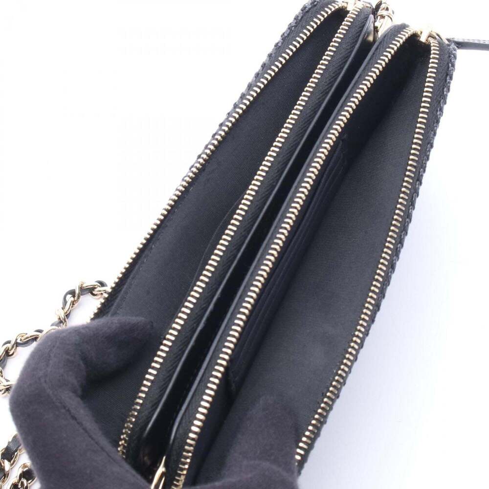 CHANEL Blue Leather Deauville Shoulder Bag - Picture 3 of 8